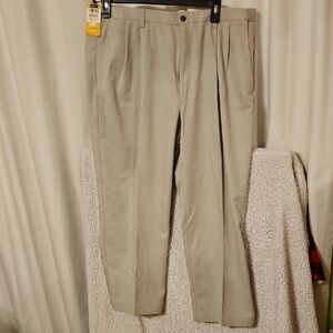 NWT Haggar Men's Khaki Chinos